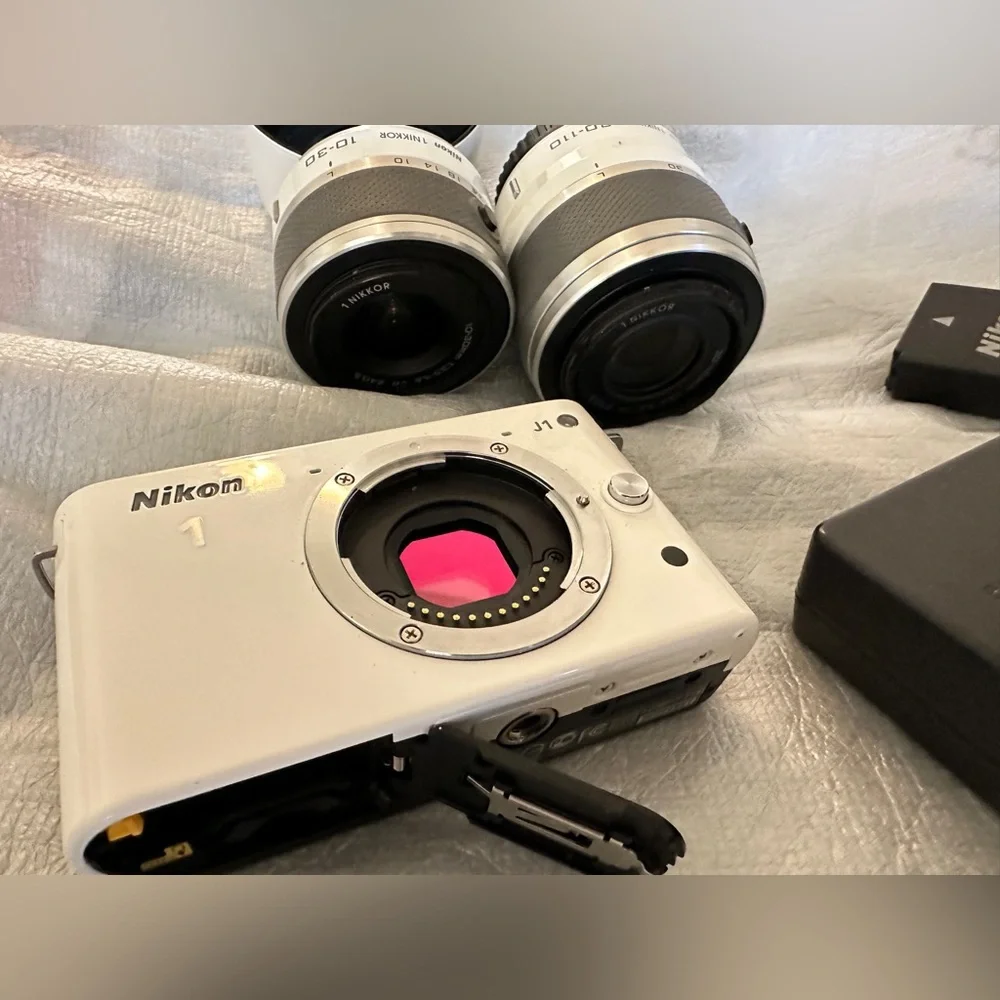 Nikon J1 like NEW hardly used with 30-110 and 10-30 lenses